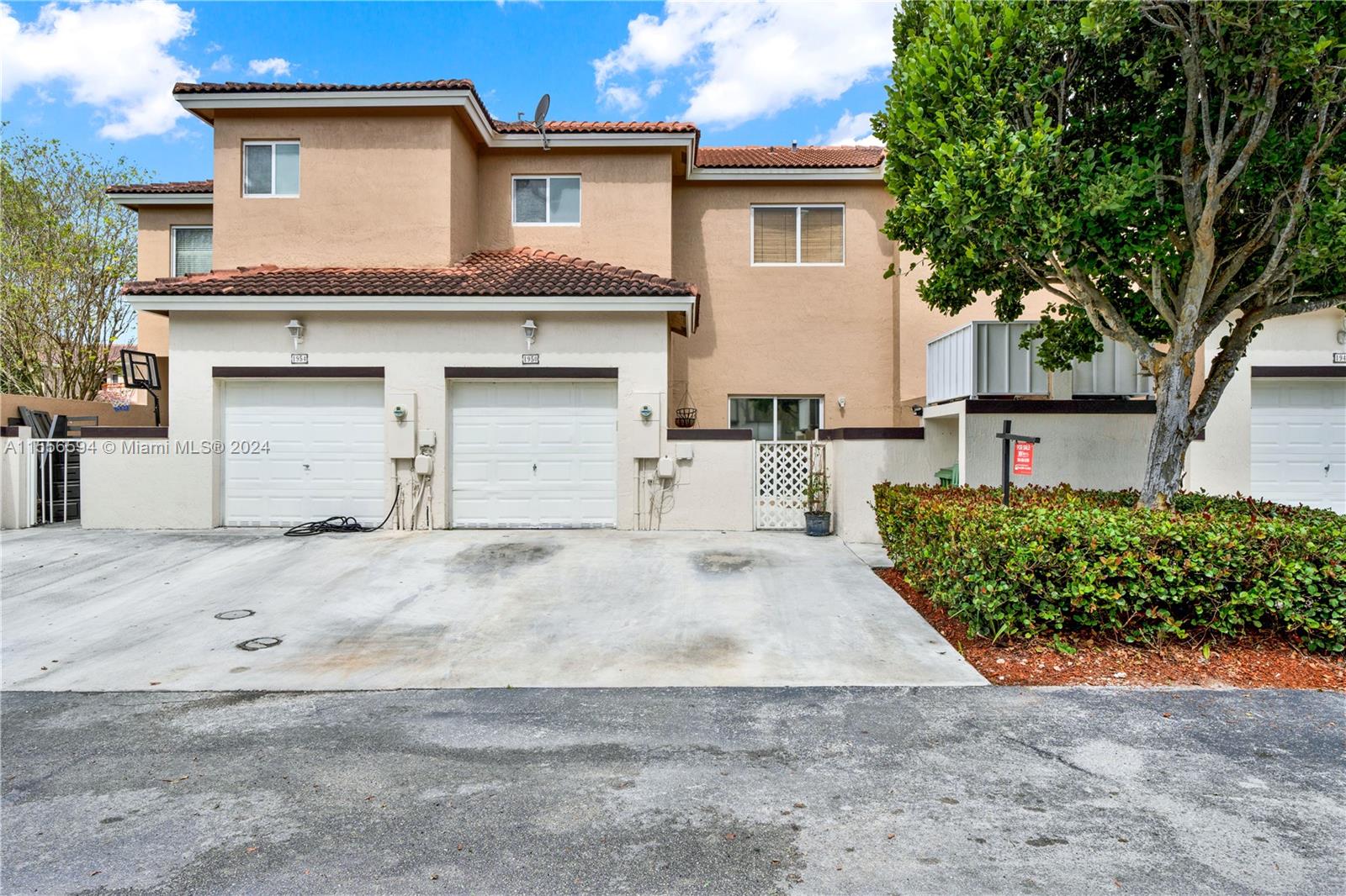 1950 SE 23rd Ter, Homestead, Florida 33035, 4 Bedrooms Bedrooms, ,3 BathroomsBathrooms,Residential,For Sale,1950 SE 23rd Ter,A11556594