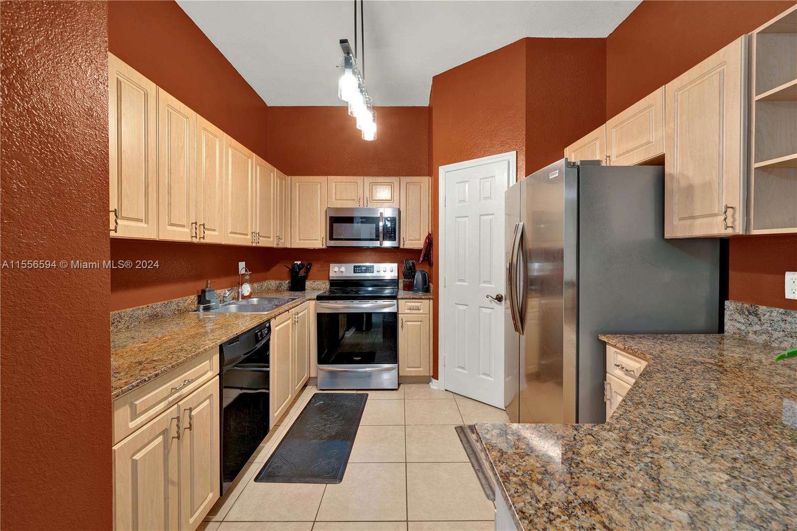 1950 SE 23rd Ter, Homestead, Florida 33035, 4 Bedrooms Bedrooms, ,3 BathroomsBathrooms,Residential,For Sale,1950 SE 23rd Ter,A11556594