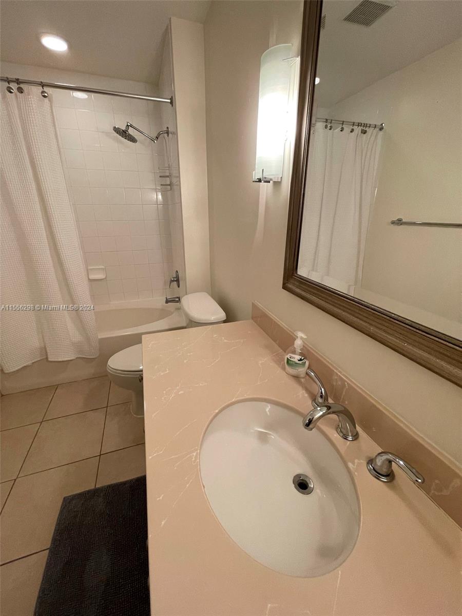 2001 BISCAYNE BL 2217, Miami, Florida 33132, 2 Bedrooms Bedrooms, ,2 BathroomsBathrooms,Residential,For Sale,2001 BISCAYNE BL 2217,A11556298