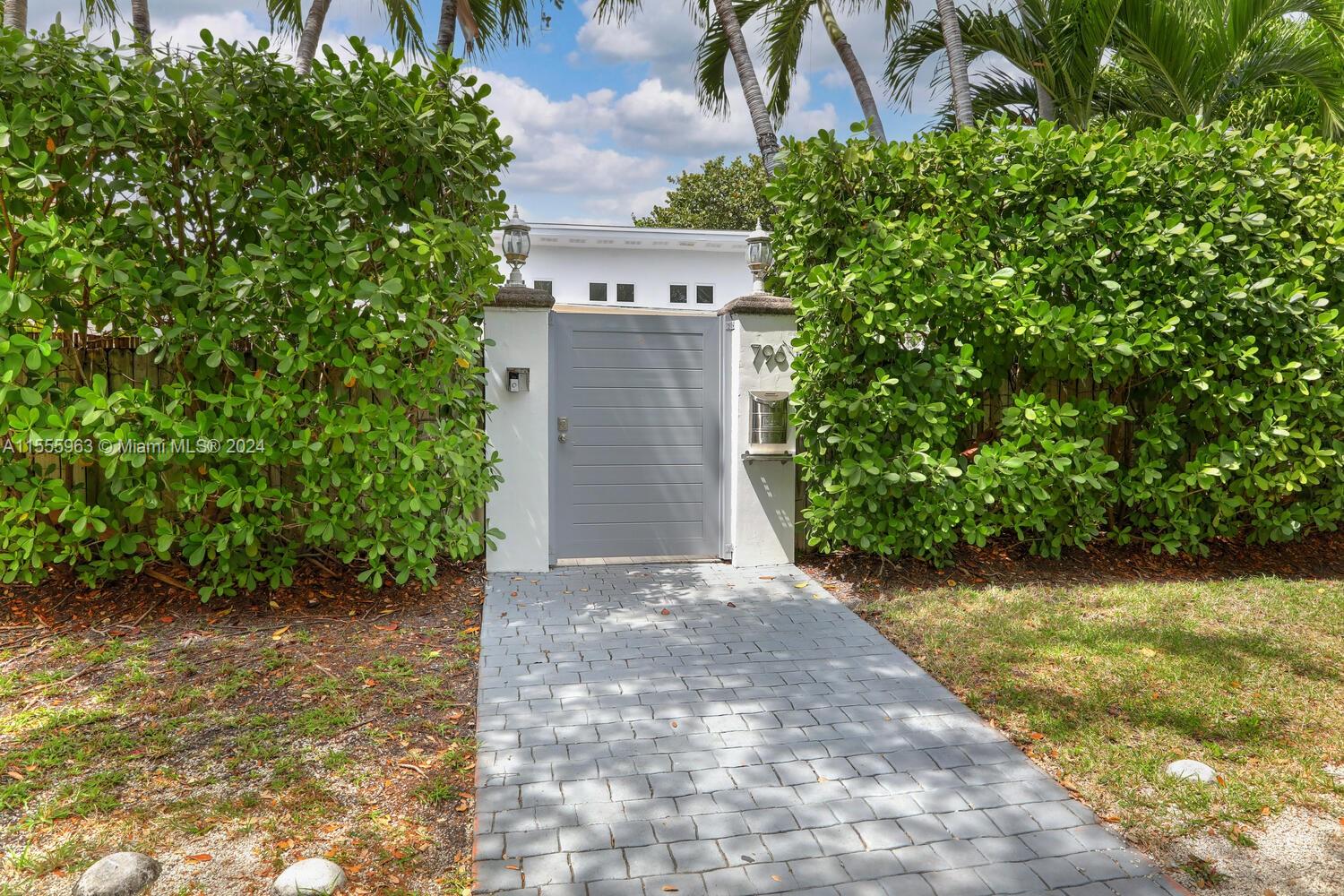 Key Biscayne, Florida 33149, 4 Bedrooms Bedrooms, ,3 BathroomsBathrooms,Residential,For Sale,A11555963