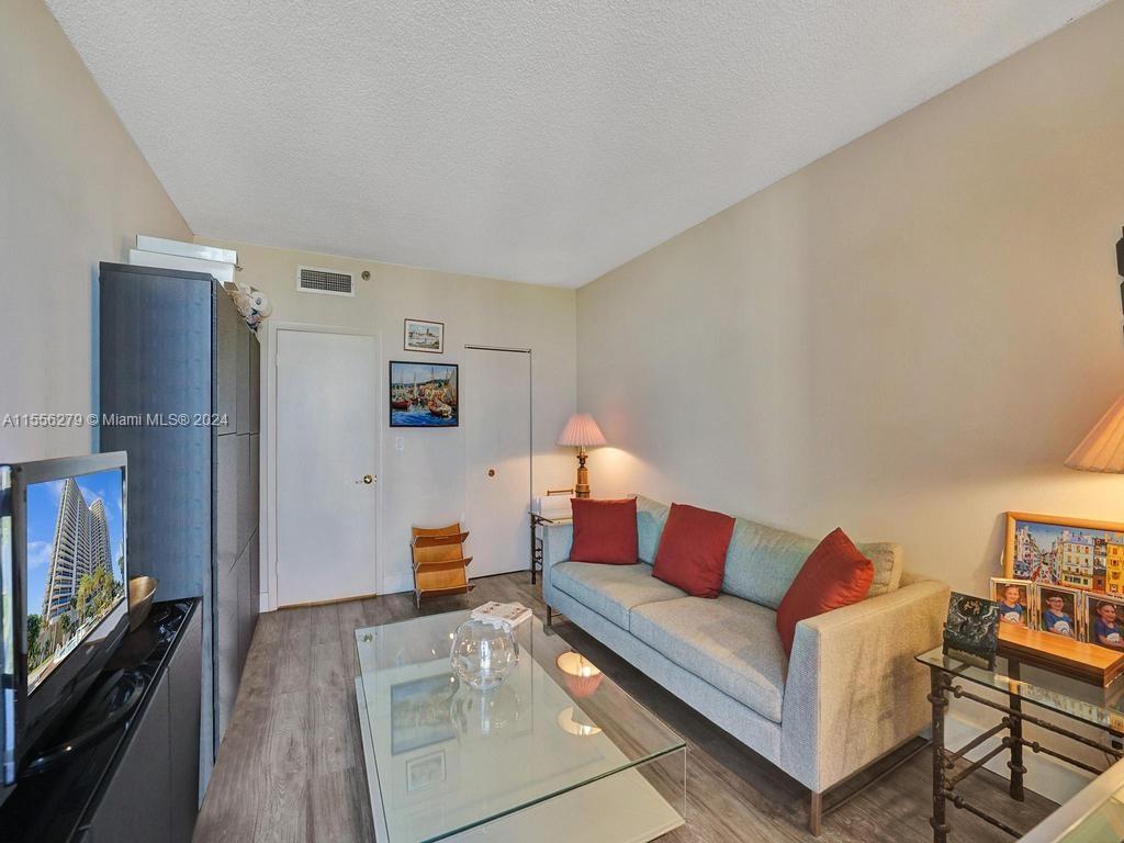 20281 E Country Club Dr 1609, Aventura, Florida 33180, 2 Bedrooms Bedrooms, ,2 BathroomsBathrooms,Residential,For Sale,20281 E Country Club Dr 1609,A11556279