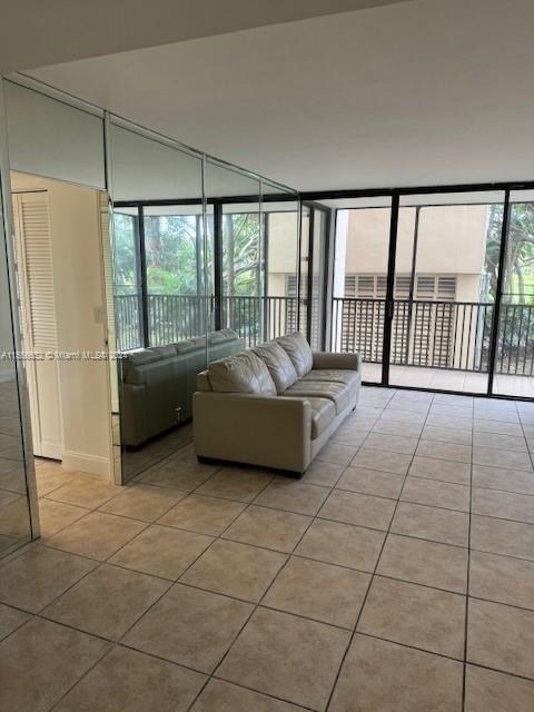 20379 W Country Club Dr 132, Aventura, Florida 33180, 2 Bedrooms Bedrooms, ,2 BathroomsBathrooms,Residential,For Sale,20379 W Country Club Dr 132,A11556652