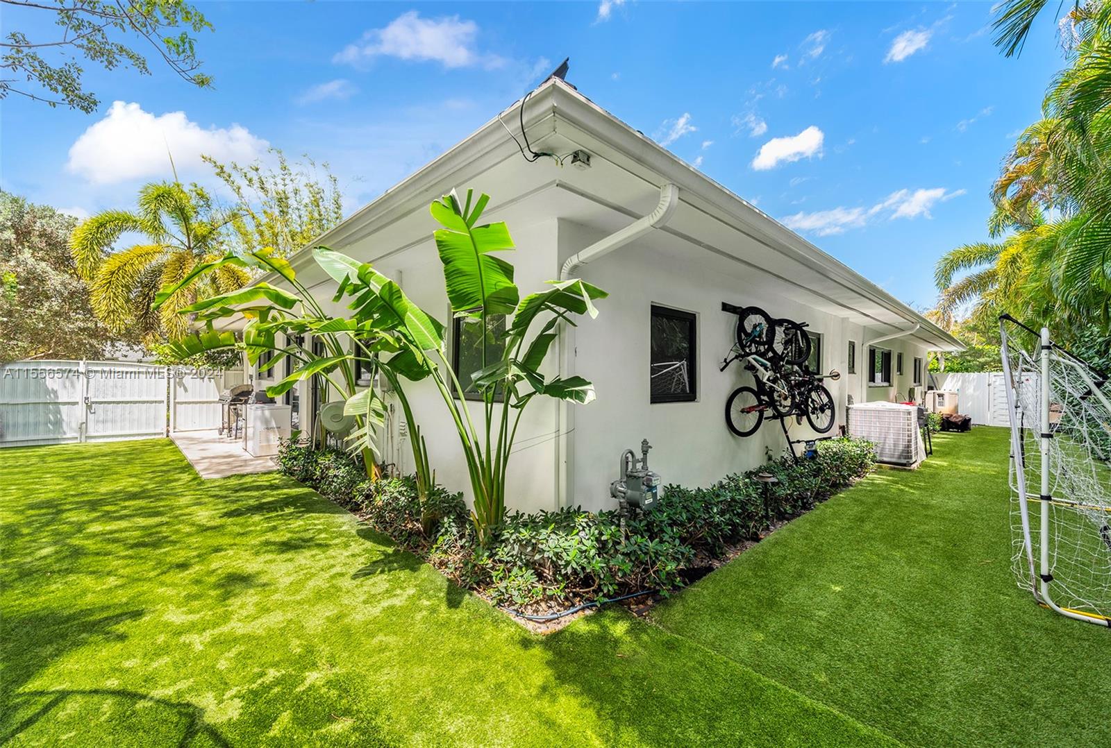 2030 NE 186th Dr, North Miami Beach, Florida 33179, 4 Bedrooms Bedrooms, ,3 BathroomsBathrooms,Residential,For Sale,2030 NE 186th Dr,A11556574