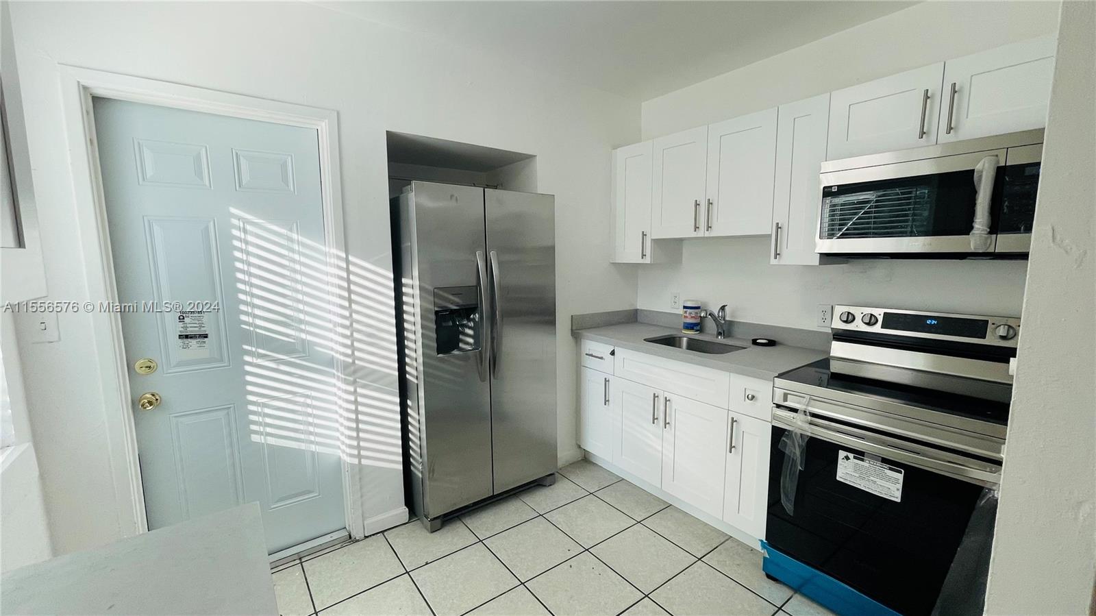 413 SE 22nd St H1, Fort Lauderdale, Florida 33316, 2 Bedrooms Bedrooms, ,1 BathroomBathrooms,Residentiallease,For Rent,413 SE 22nd St H1,A11556576
