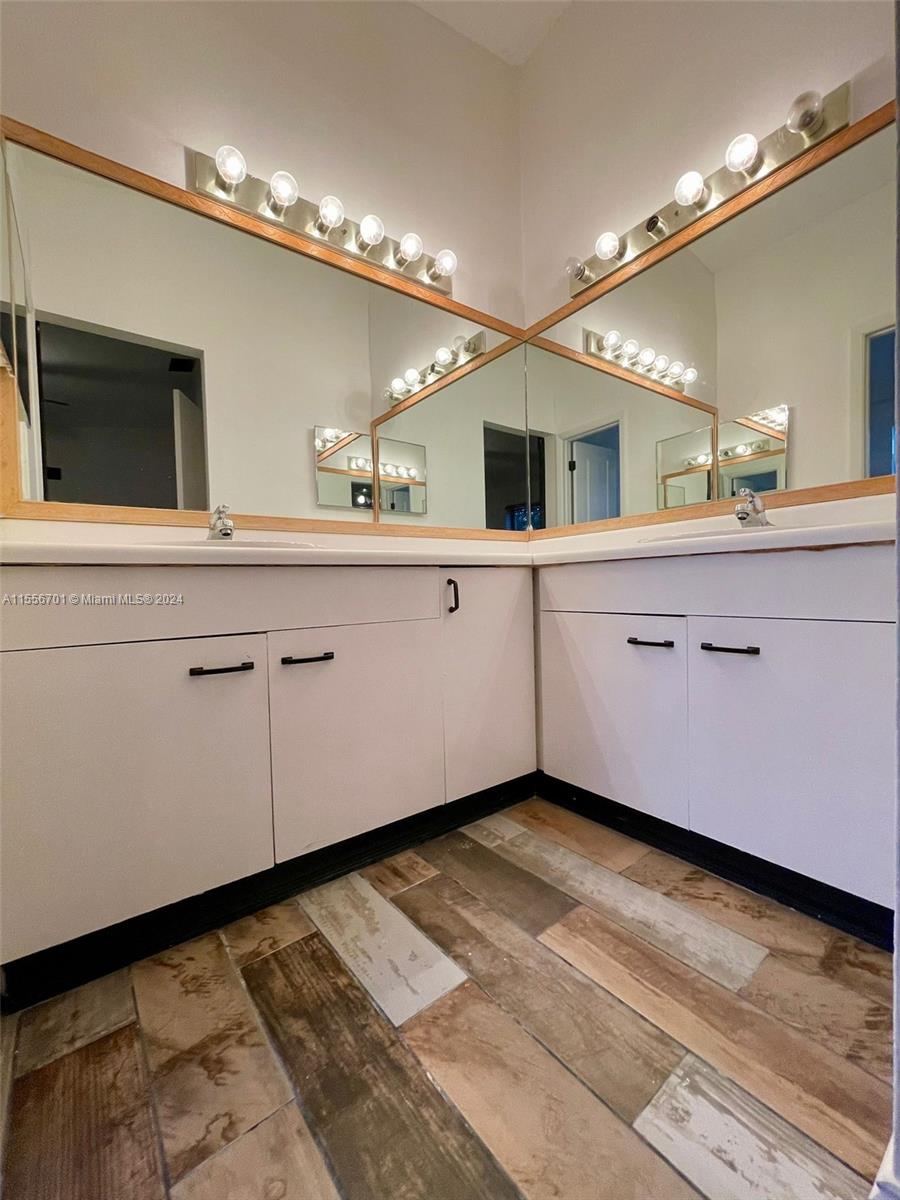 11288 SW 9th Ct, Pembroke Pines, Florida 33025, 2 Bedrooms Bedrooms, ,2 BathroomsBathrooms,Residentiallease,For Rent,11288 SW 9th Ct,A11556701