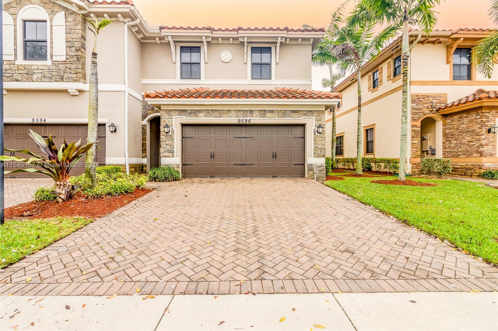 9596 S Town Parc Cir S 5, Parkland, Florida 33076, 3 Bedrooms Bedrooms, ,2 BathroomsBathrooms,Residentiallease,For Rent,9596 S Town Parc Cir S 5,A11545157