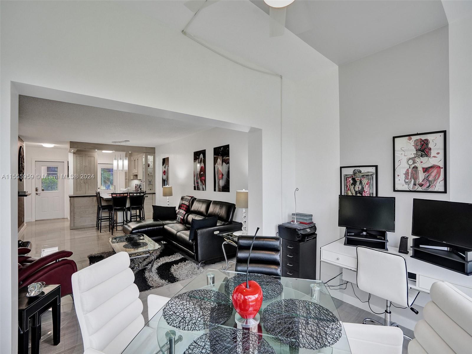 3506 NW 49th Ave 404, Lauderdale Lakes, Florida 33319, 2 Bedrooms Bedrooms, ,2 BathroomsBathrooms,Residential,For Sale,3506 NW 49th Ave 404,A11555959