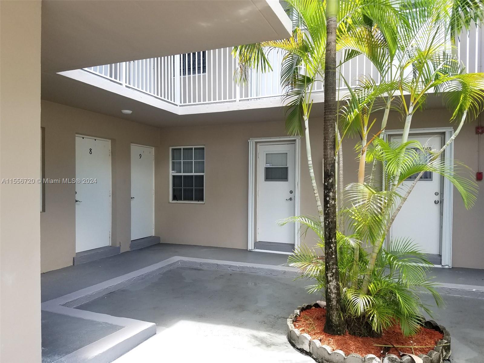 Photo of 6565 Santona St B8, Coral Gables, FL 33146