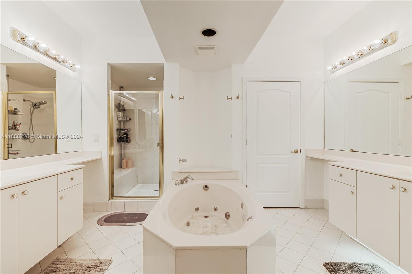 10710 NW 66th St 404, Doral, Florida 33178, 3 Bedrooms Bedrooms, ,2 BathroomsBathrooms,Residential,For Sale,10710 NW 66th St 404,A11556725