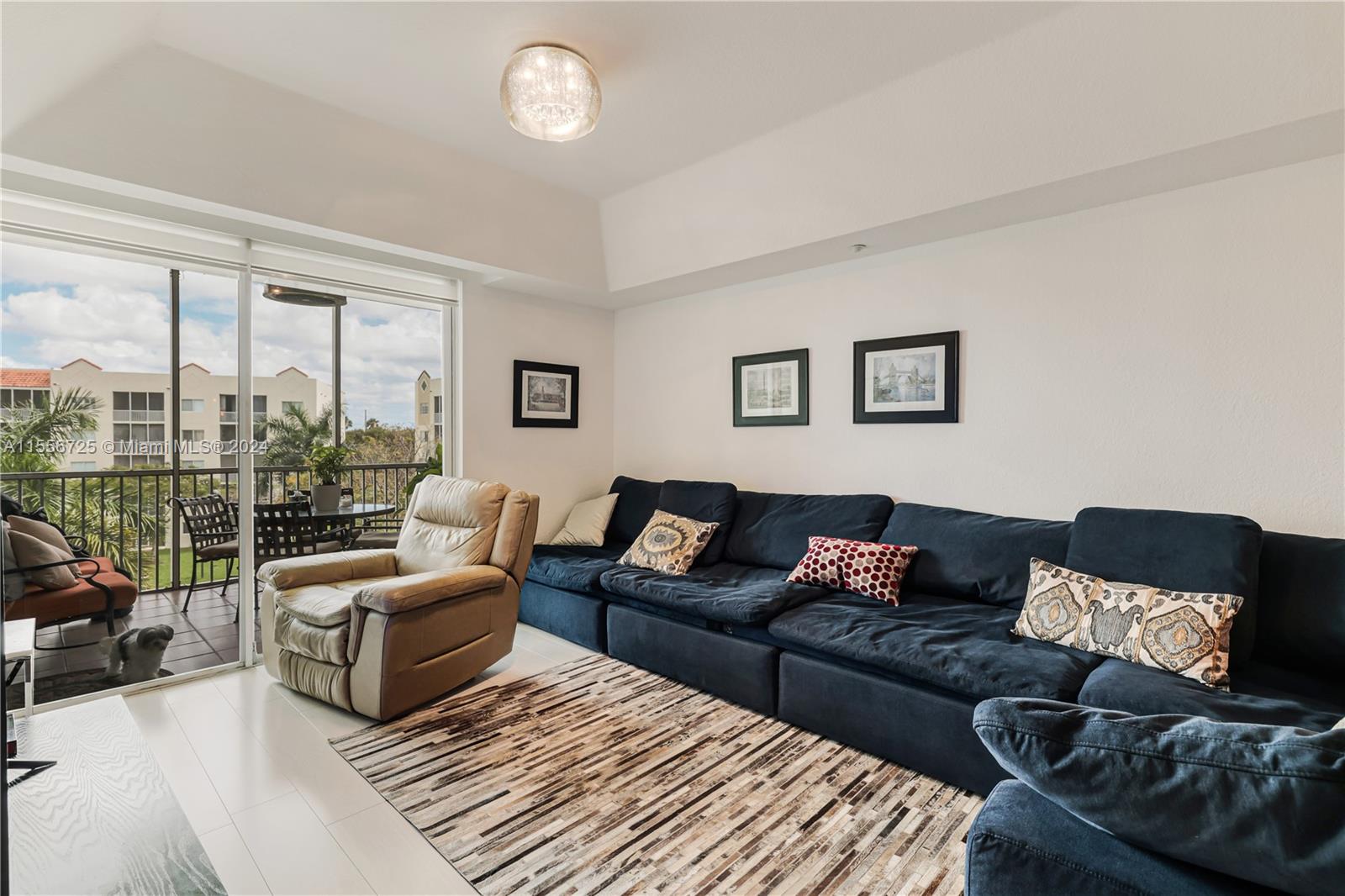 10710 NW 66th St 404, Doral, Florida 33178, 3 Bedrooms Bedrooms, ,2 BathroomsBathrooms,Residential,For Sale,10710 NW 66th St 404,A11556725