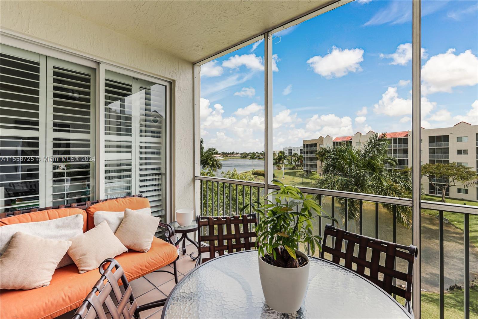 10710 NW 66th St 404, Doral, Florida 33178, 3 Bedrooms Bedrooms, ,2 BathroomsBathrooms,Residential,For Sale,10710 NW 66th St 404,A11556725