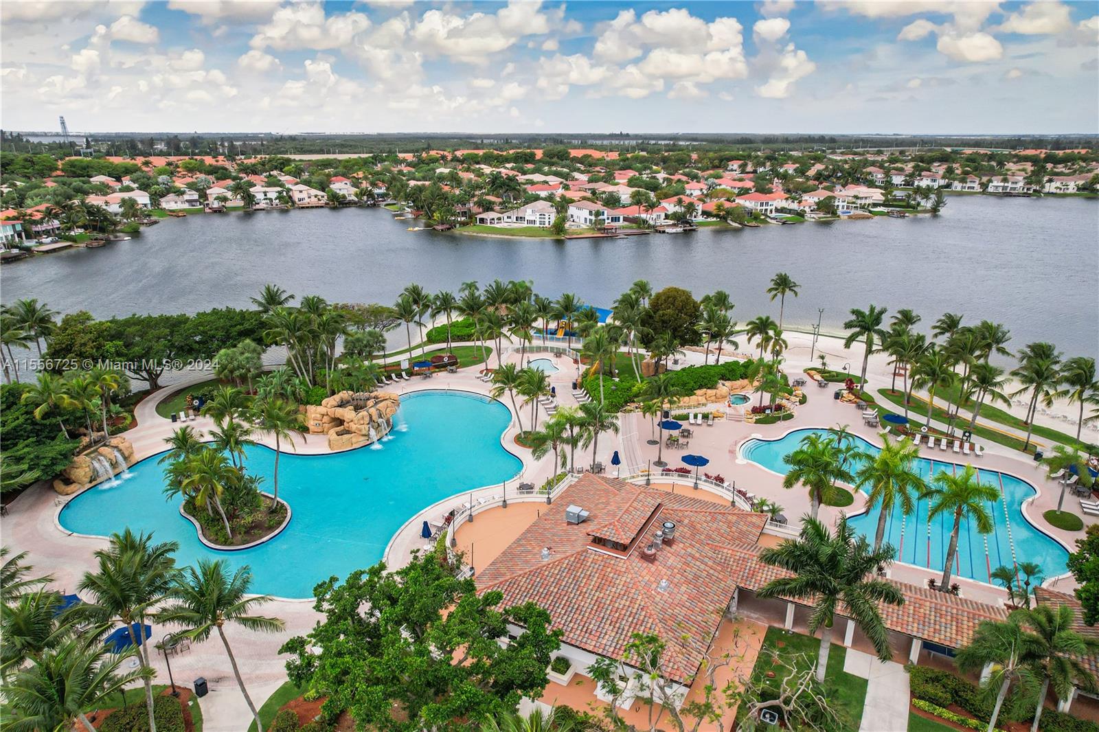 10710 NW 66th St 404, Doral, Florida 33178, 3 Bedrooms Bedrooms, ,2 BathroomsBathrooms,Residential,For Sale,10710 NW 66th St 404,A11556725