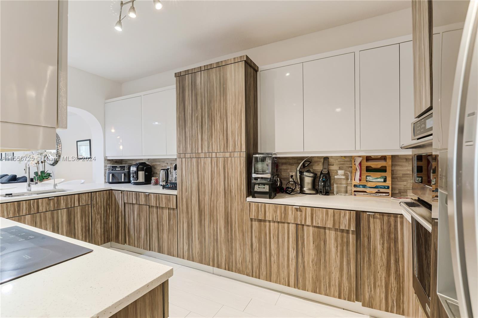 10710 NW 66th St 404, Doral, Florida 33178, 3 Bedrooms Bedrooms, ,2 BathroomsBathrooms,Residential,For Sale,10710 NW 66th St 404,A11556725