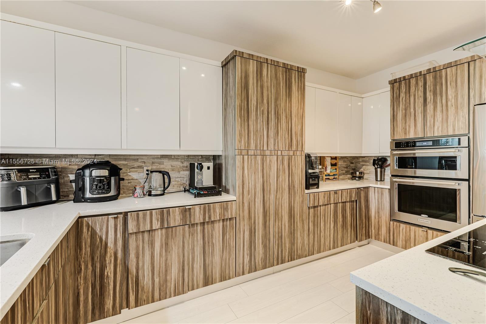 10710 NW 66th St 404, Doral, Florida 33178, 3 Bedrooms Bedrooms, ,2 BathroomsBathrooms,Residential,For Sale,10710 NW 66th St 404,A11556725