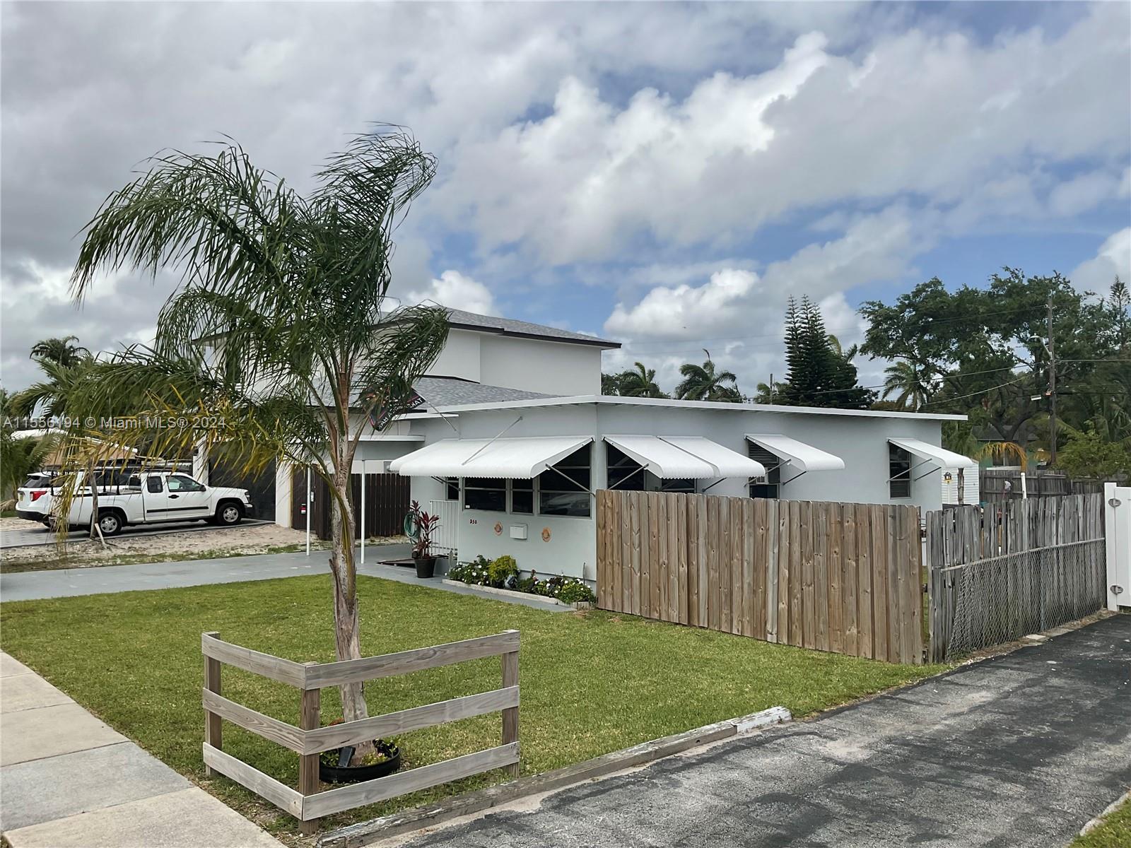 250 SW 12th St, Dania Beach, Florida 33004, 2 Bedrooms Bedrooms, ,1 BathroomBathrooms,Residential,For Sale,250 SW 12th St,A11556194