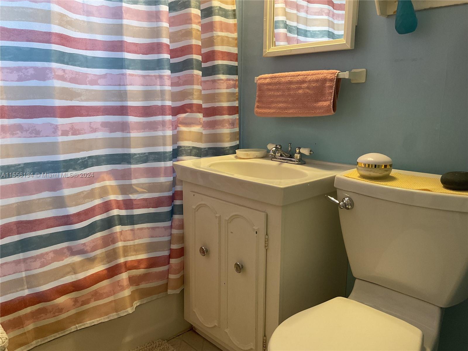 250 SW 12th St, Dania Beach, Florida 33004, 2 Bedrooms Bedrooms, ,1 BathroomBathrooms,Residential,For Sale,250 SW 12th St,A11556194