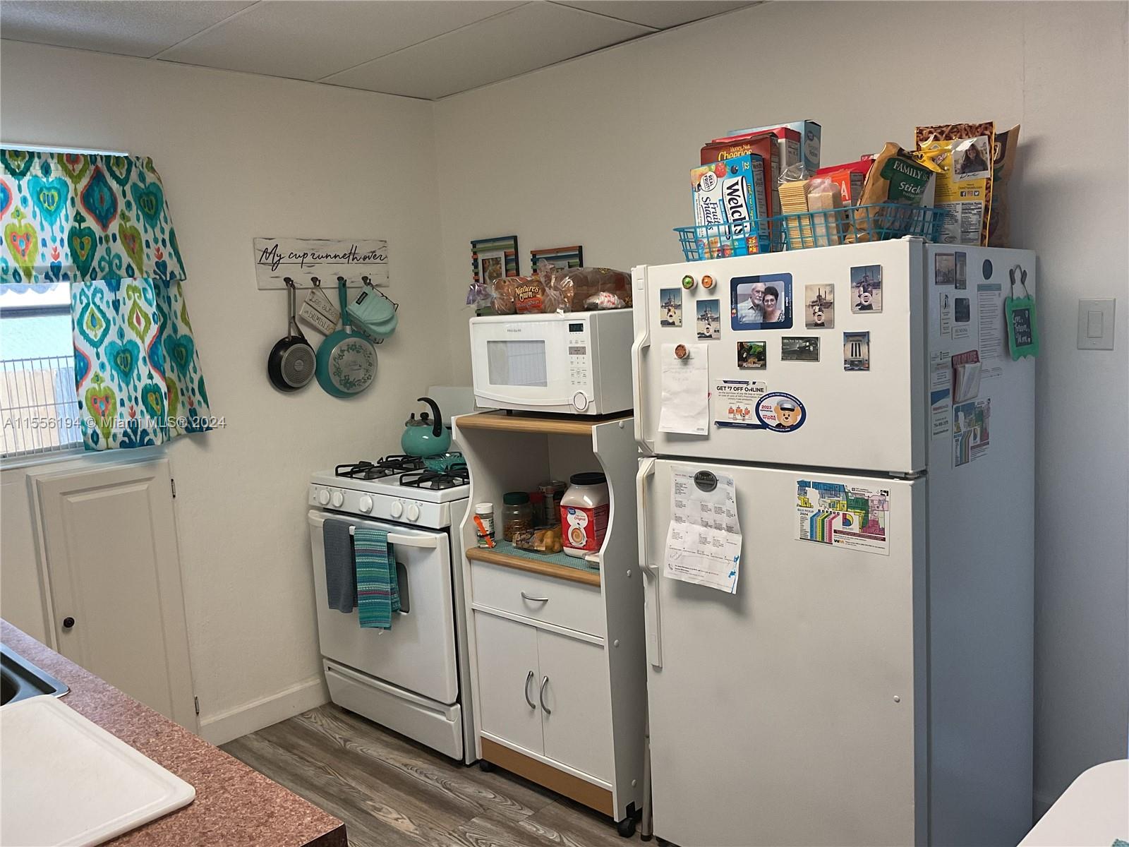 250 SW 12th St, Dania Beach, Florida 33004, 2 Bedrooms Bedrooms, ,1 BathroomBathrooms,Residential,For Sale,250 SW 12th St,A11556194