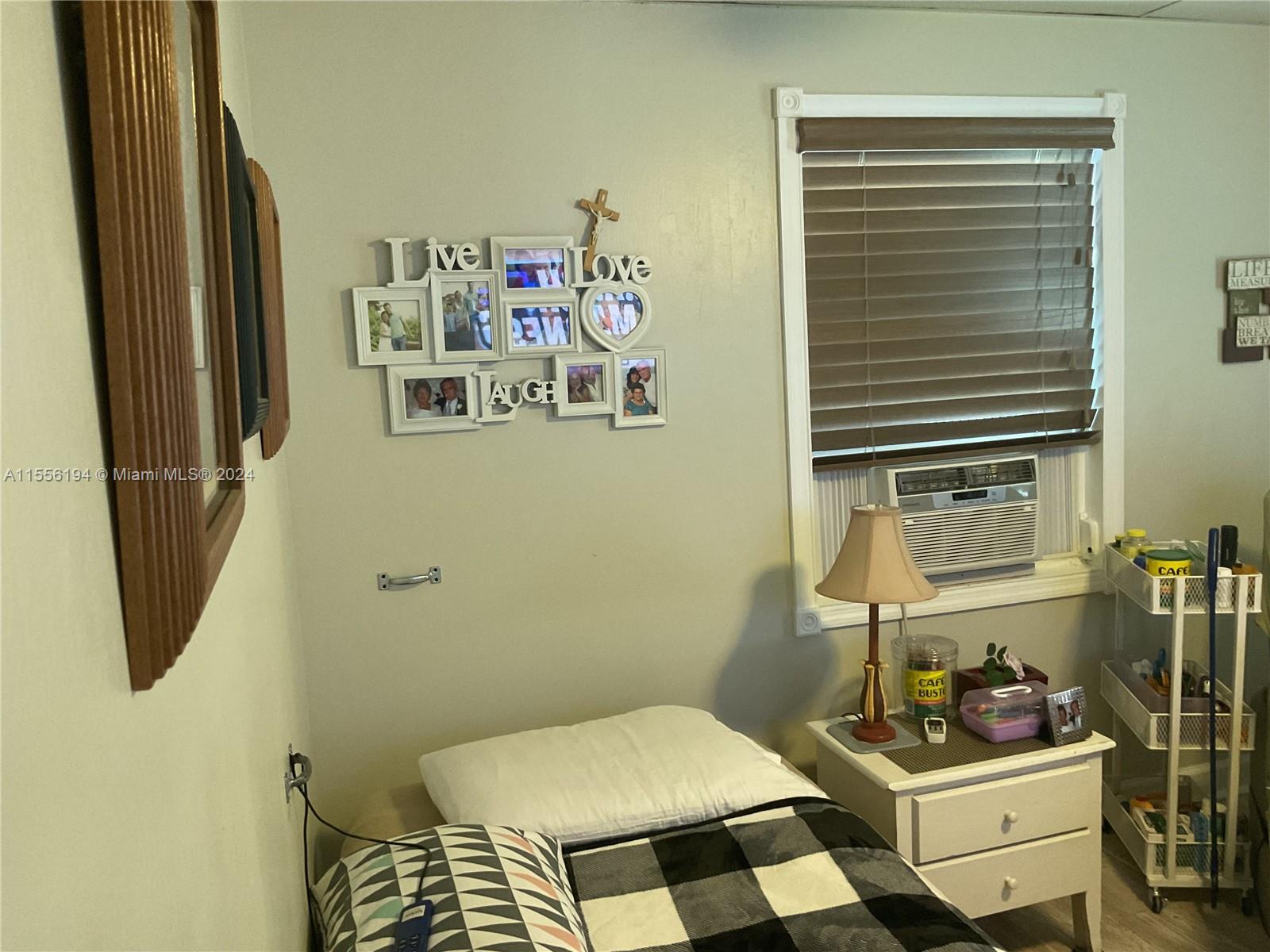 250 SW 12th St, Dania Beach, Florida 33004, 2 Bedrooms Bedrooms, ,1 BathroomBathrooms,Residential,For Sale,250 SW 12th St,A11556194