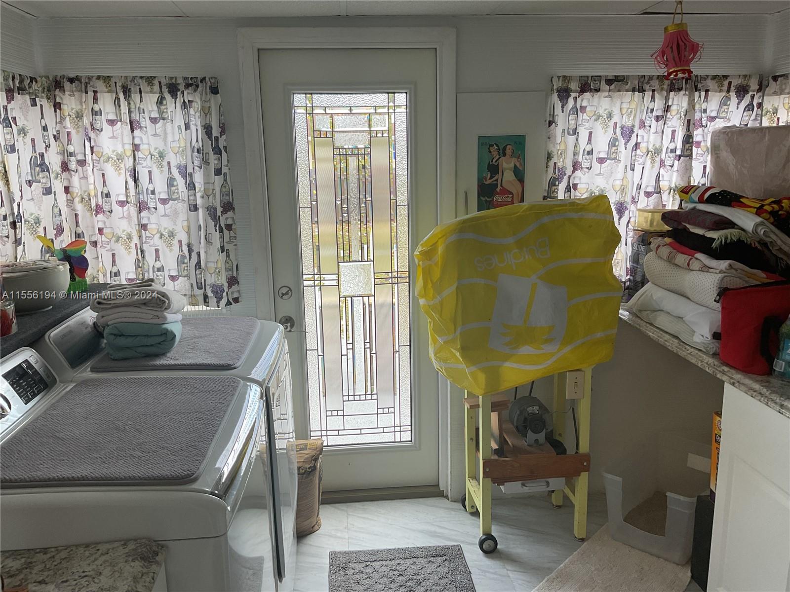 250 SW 12th St, Dania Beach, Florida 33004, 2 Bedrooms Bedrooms, ,1 BathroomBathrooms,Residential,For Sale,250 SW 12th St,A11556194