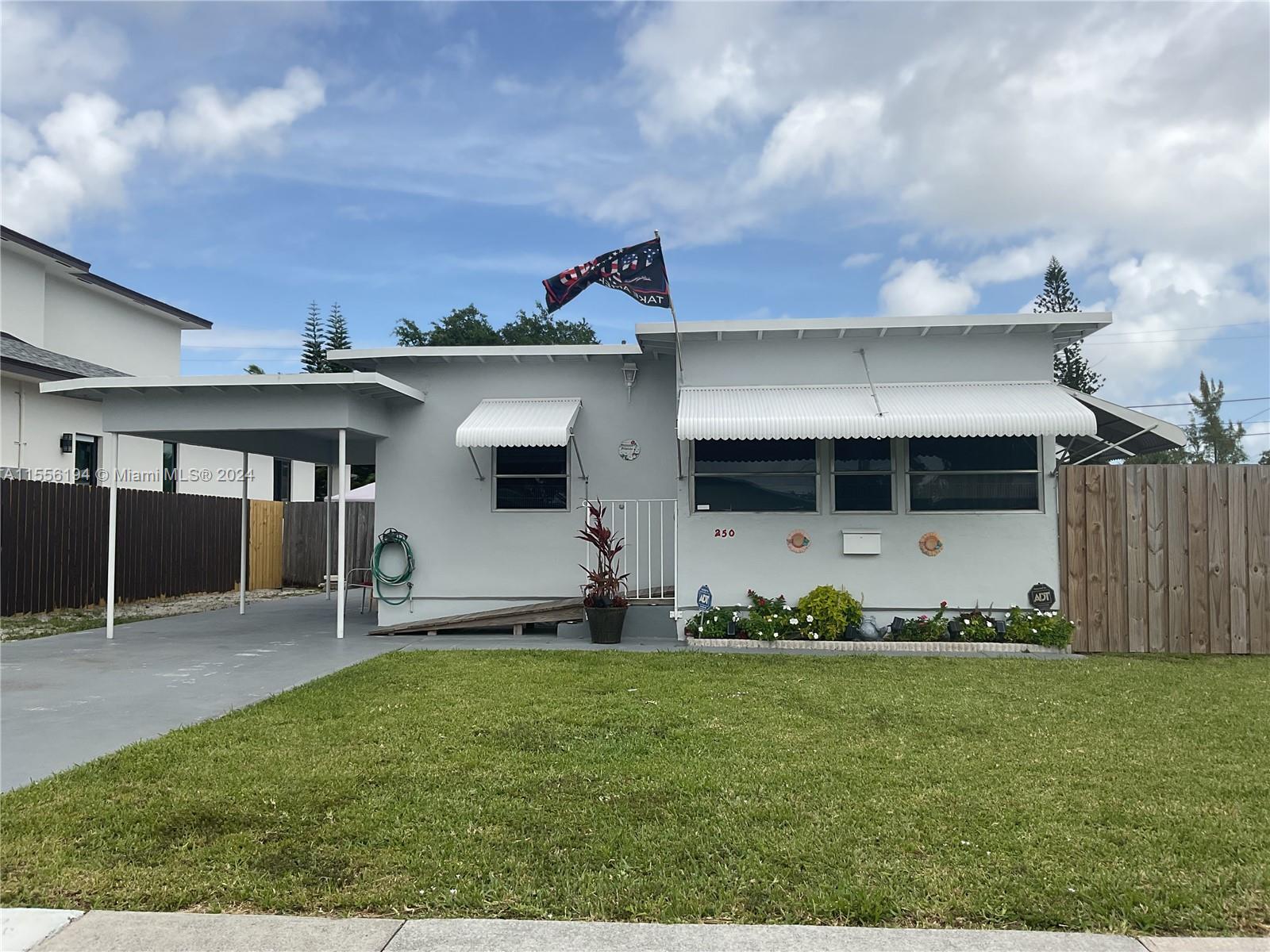 250 SW 12th St, Dania Beach, Florida 33004, 2 Bedrooms Bedrooms, ,1 BathroomBathrooms,Residential,For Sale,250 SW 12th St,A11556194