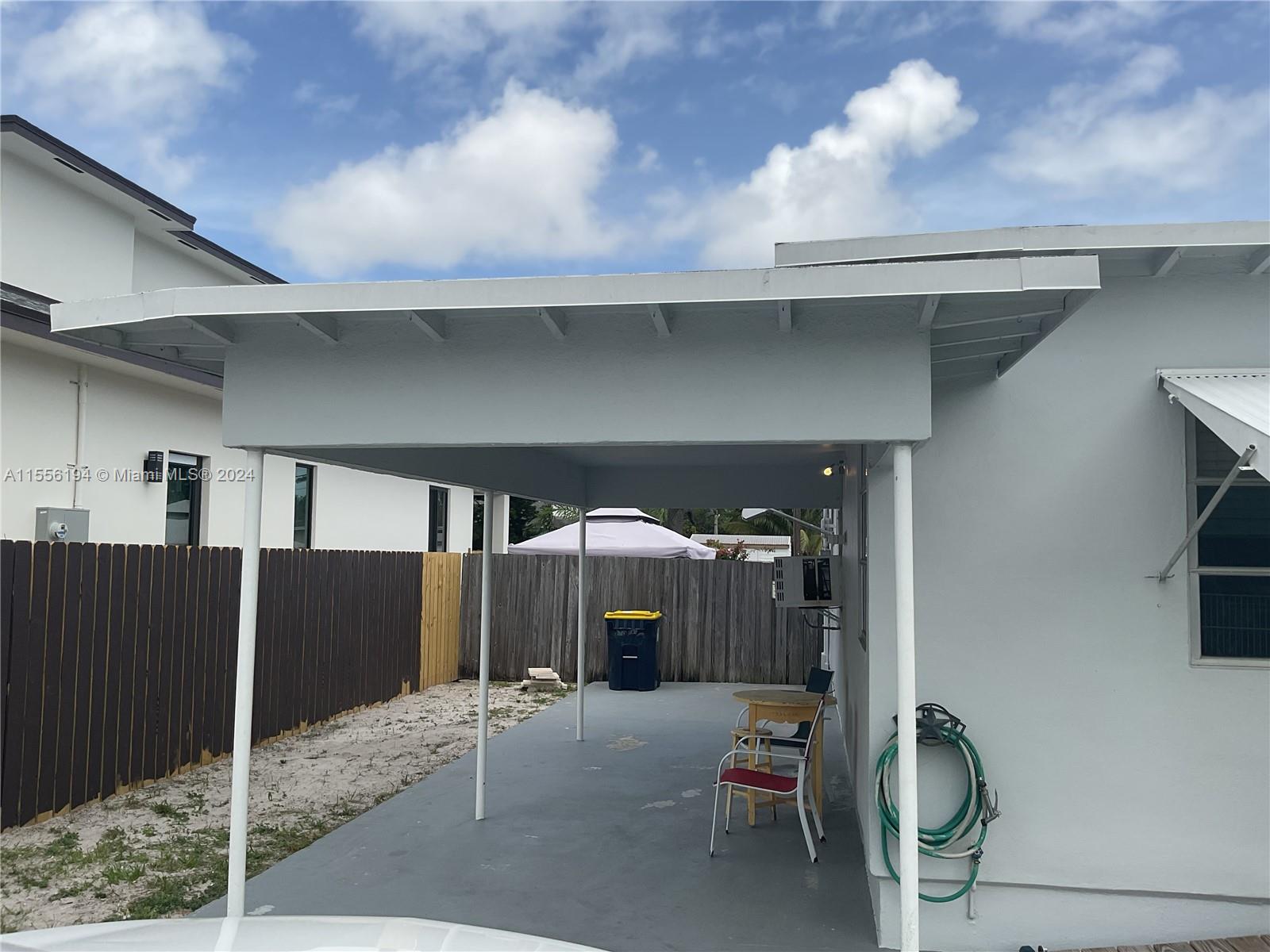 250 SW 12th St, Dania Beach, Florida 33004, 2 Bedrooms Bedrooms, ,1 BathroomBathrooms,Residential,For Sale,250 SW 12th St,A11556194