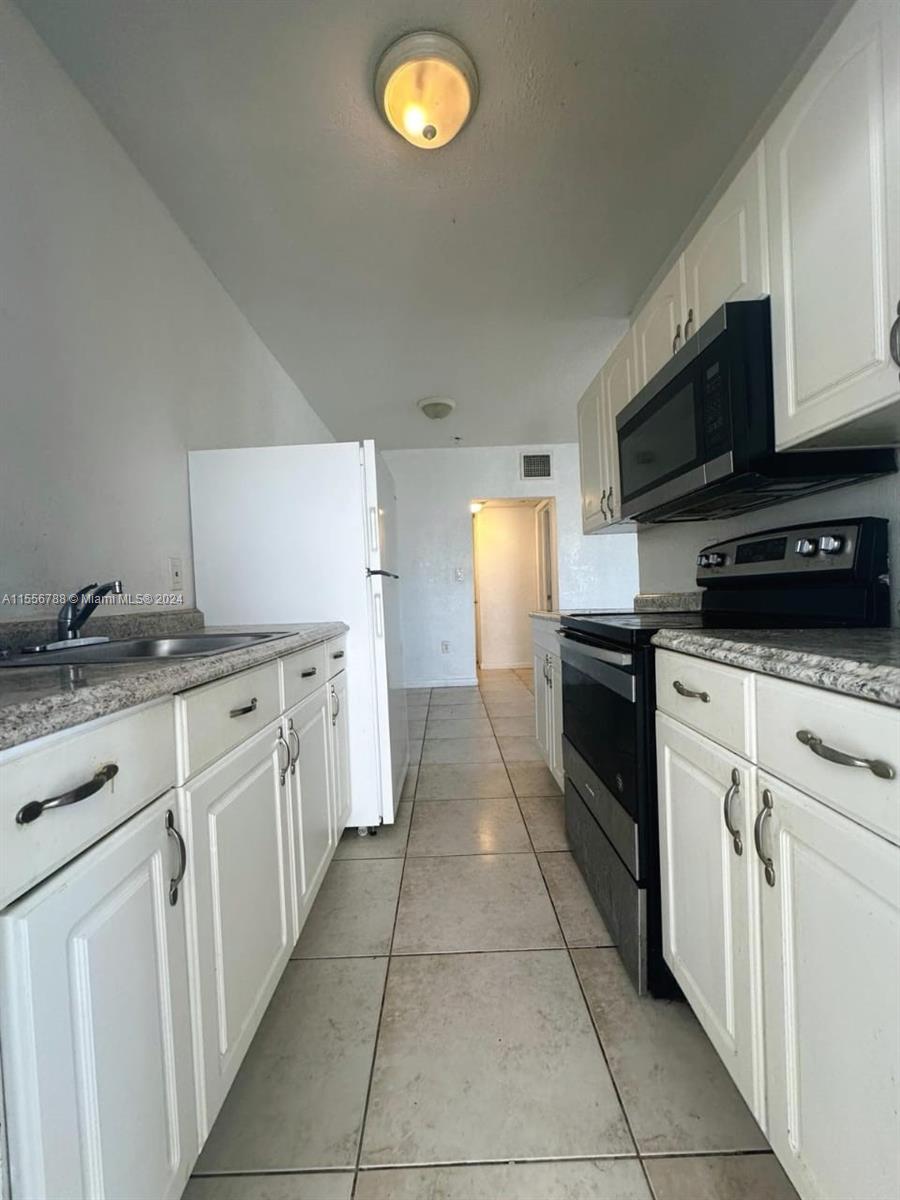 North Miami Beach, Florida 33162, 1 Bedroom Bedrooms, ,1 BathroomBathrooms,Residentiallease,For Rent,A11556788
