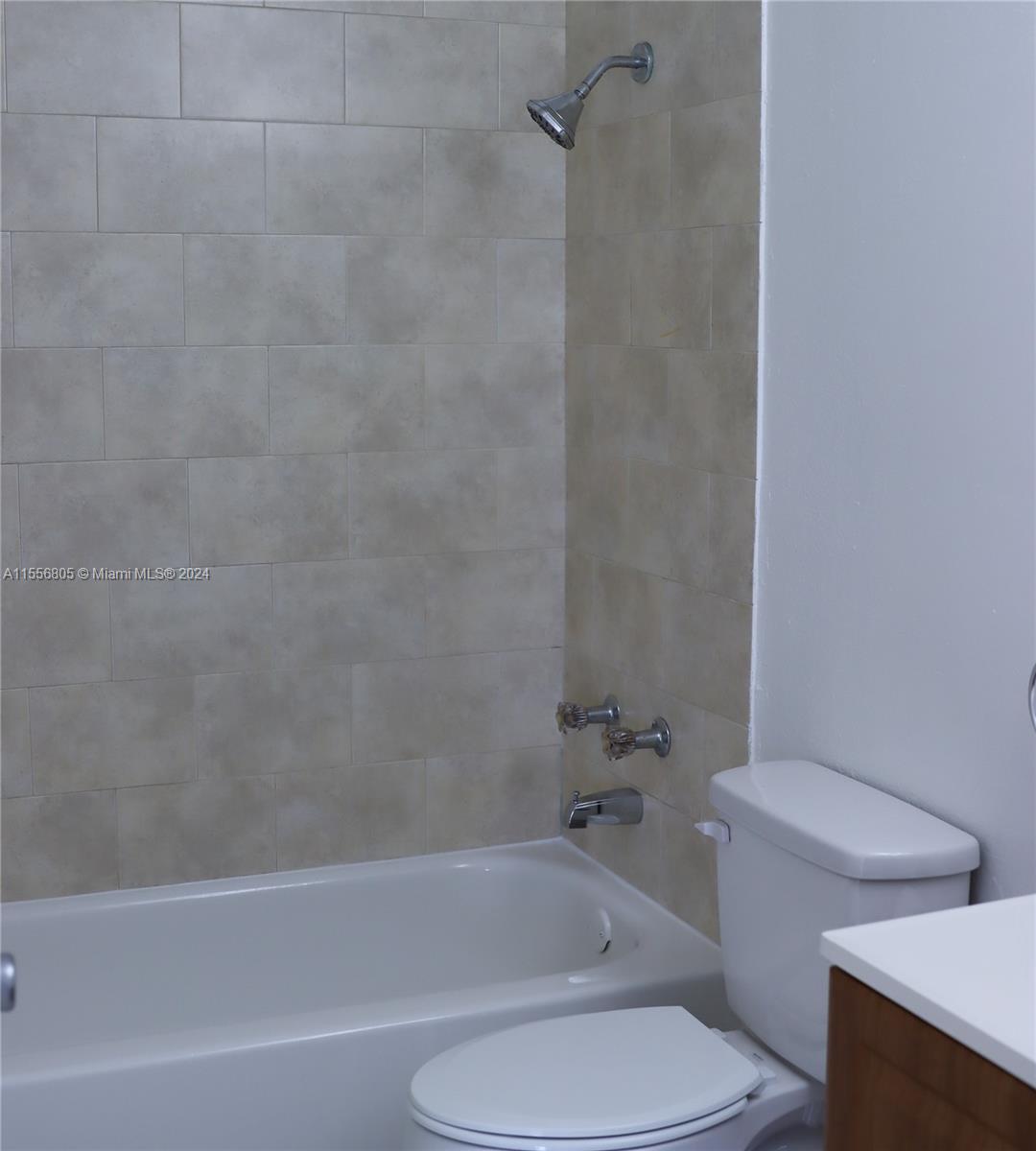 2001 NW 96th Ter 10J, Pembroke Pines, Florida 33024, 3 Bedrooms Bedrooms, ,2 BathroomsBathrooms,Residentiallease,For Rent,2001 NW 96th Ter 10J,A11556805