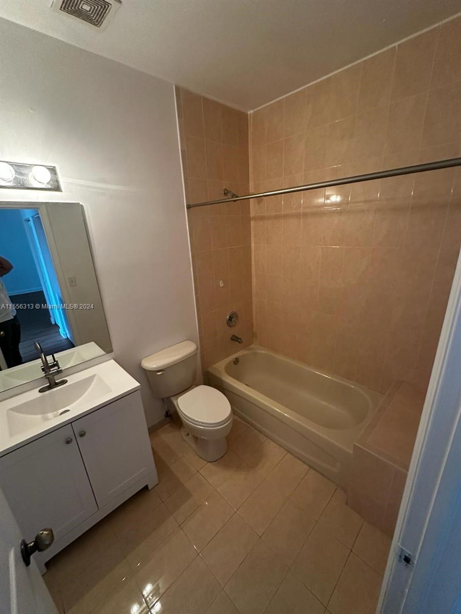 375 NE 26th Ave 204, Homestead, Florida 33033, 3 Bedrooms Bedrooms, ,2 BathroomsBathrooms,Residentiallease,For Rent,375 NE 26th Ave 204,A11556313