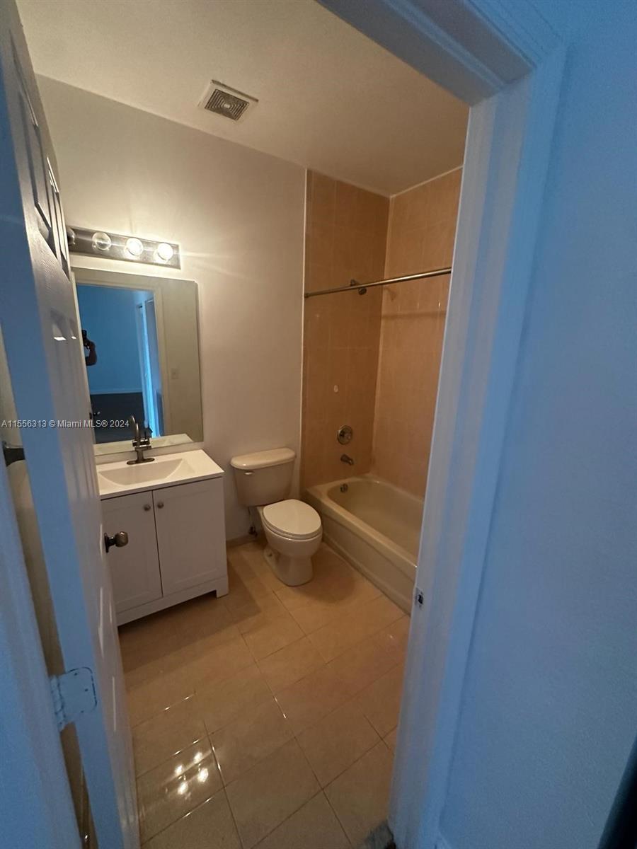 375 NE 26th Ave 204, Homestead, Florida 33033, 3 Bedrooms Bedrooms, ,2 BathroomsBathrooms,Residentiallease,For Rent,375 NE 26th Ave 204,A11556313