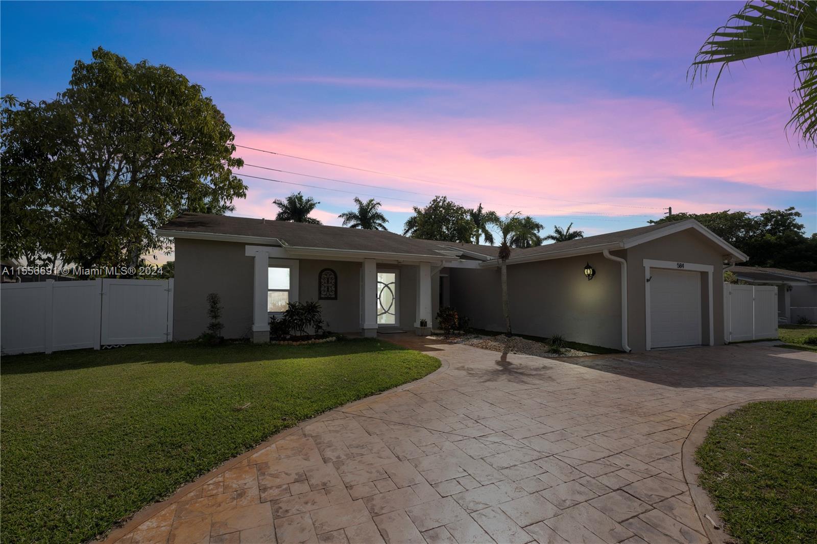 584 SW 166th Ter, Weston, FL 33326