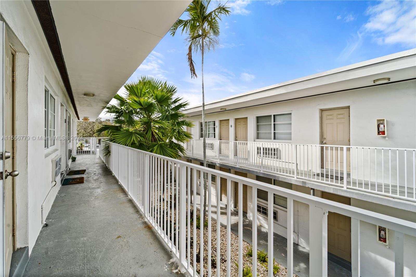 6905 Rue Vendome 9, Miami Beach, Florida 33141, 1 Bedroom Bedrooms, ,1 BathroomBathrooms,Residentiallease,For Rent,6905 Rue Vendome 9,A11556779