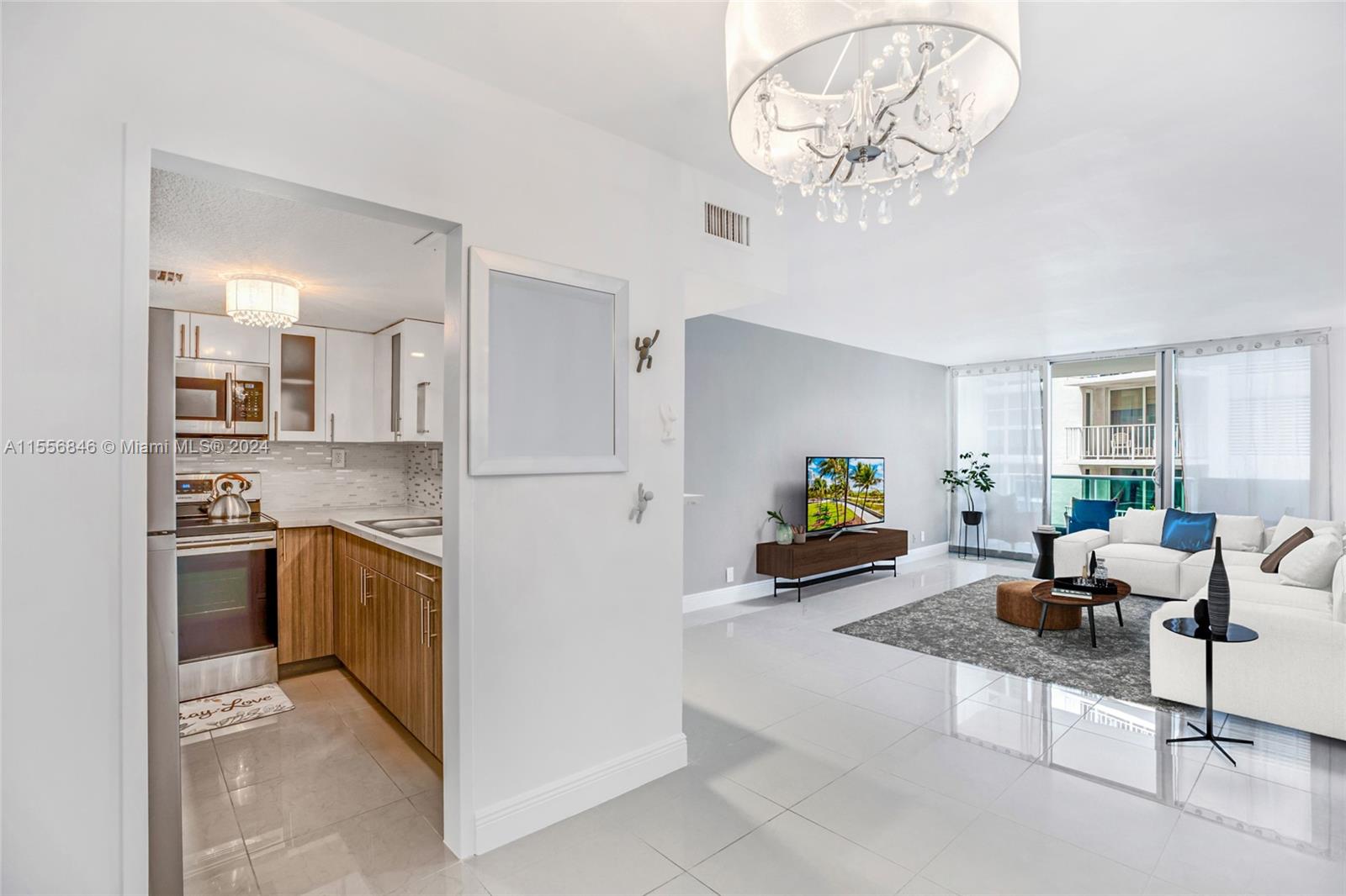 1200 West Ave 1120, Miami Beach, Florida 33139, 1 Bedroom Bedrooms, ,1 BathroomBathrooms,Residential,For Sale,1200 West Ave 1120,A11556846