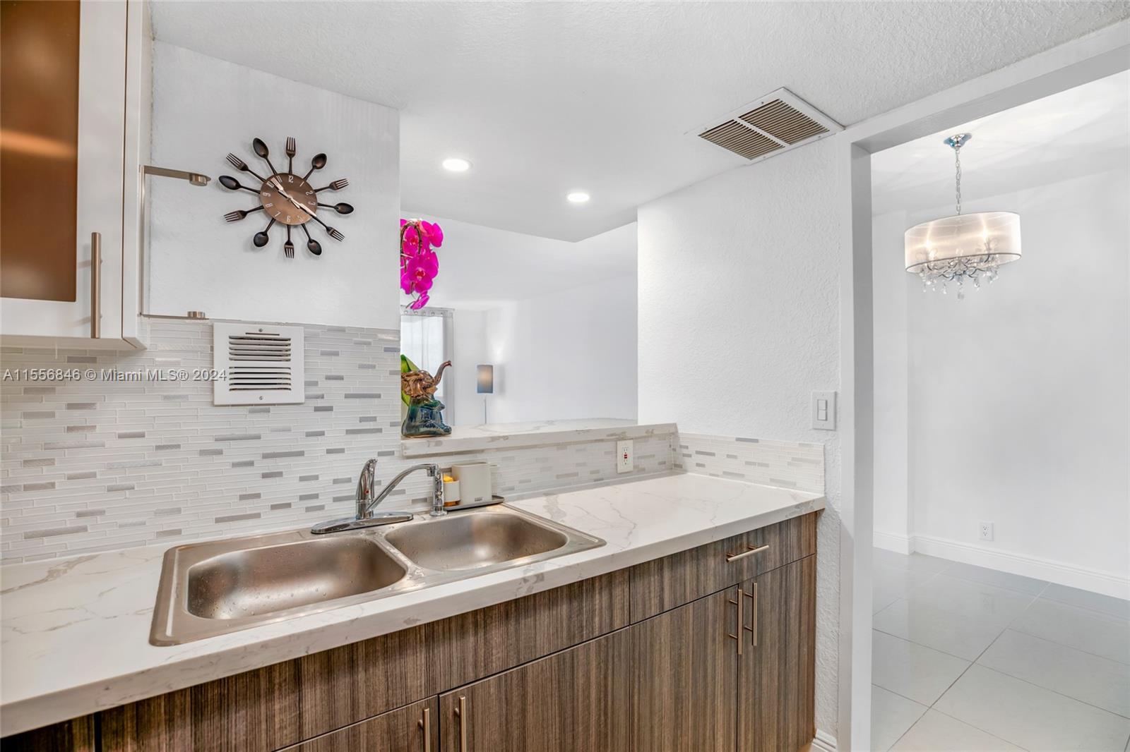 1200 West Ave 1120, Miami Beach, Florida 33139, 1 Bedroom Bedrooms, ,1 BathroomBathrooms,Residential,For Sale,1200 West Ave 1120,A11556846