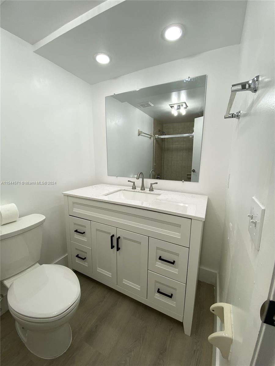 5249 NW 7th St 219, Miami, Florida 33126, 3 Bedrooms Bedrooms, ,2 BathroomsBathrooms,Residential,For Sale,5249 NW 7th St 219,A11544571