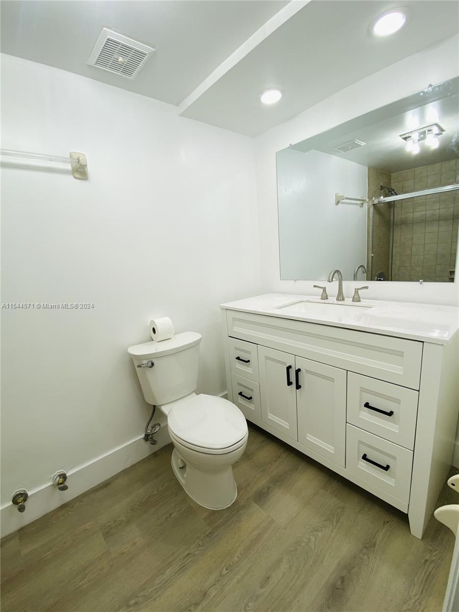 5249 NW 7th St 219, Miami, Florida 33126, 3 Bedrooms Bedrooms, ,2 BathroomsBathrooms,Residential,For Sale,5249 NW 7th St 219,A11544571