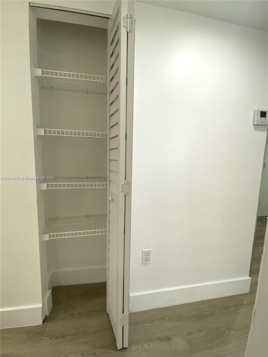 Linnen storage near the first bathroom