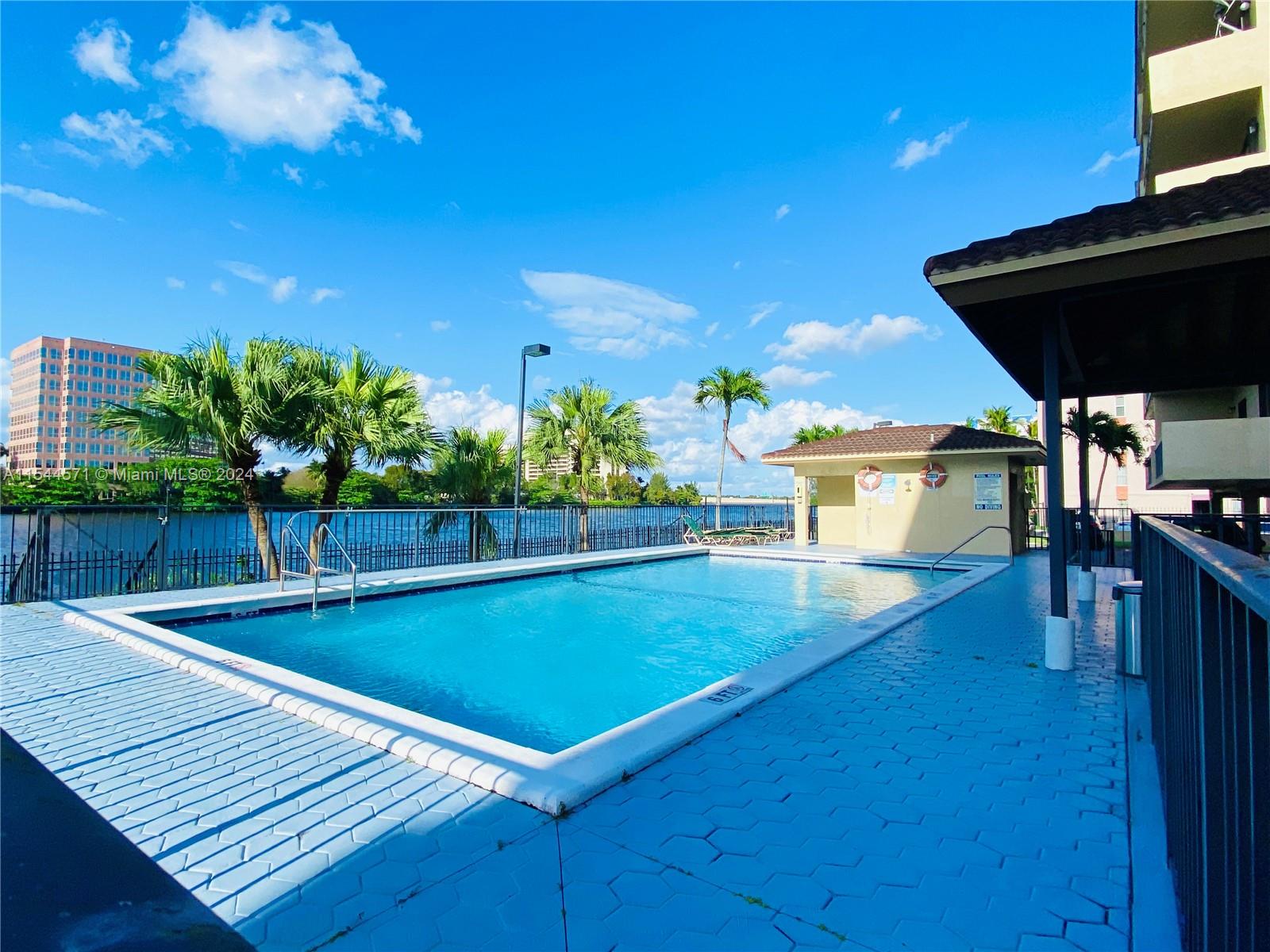 5249 NW 7th St 219, Miami, Florida 33126, 3 Bedrooms Bedrooms, ,2 BathroomsBathrooms,Residential,For Sale,5249 NW 7th St 219,A11544571