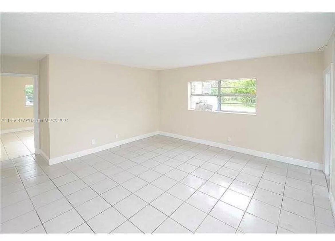626 SW 14th Ave 108, Fort Lauderdale, Florida 33312, 2 Bedrooms Bedrooms, ,1 BathroomBathrooms,Residentiallease,For Rent,626 SW 14th Ave 108,A11556877