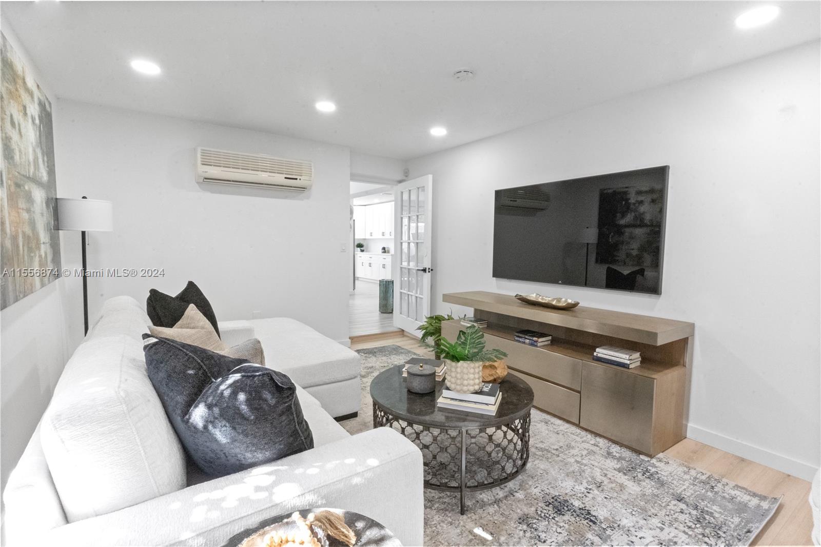 48 SE 7th St, Dania Beach, Florida 33004, 4 Bedrooms Bedrooms, ,3 BathroomsBathrooms,Residential,For Sale,48 SE 7th St,A11556874