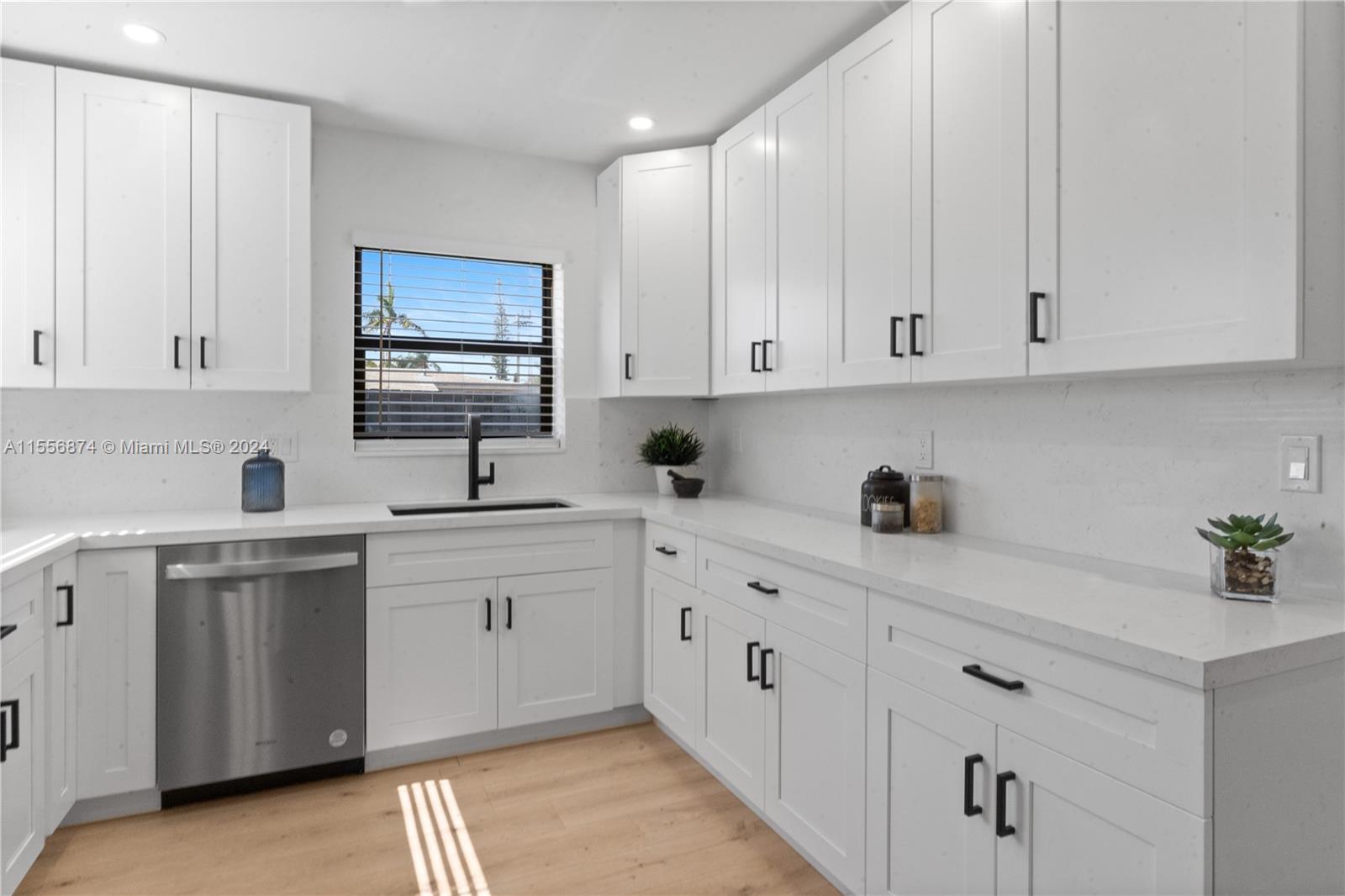 48 SE 7th St, Dania Beach, Florida 33004, 4 Bedrooms Bedrooms, ,3 BathroomsBathrooms,Residential,For Sale,48 SE 7th St,A11556874