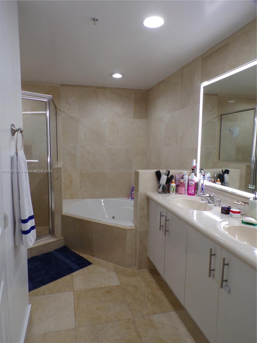 7900 Harbor Island Dr 509, North Bay Village, Florida 33141, 2 Bedrooms Bedrooms, ,2 BathroomsBathrooms,Residential,For Sale,7900 Harbor Island Dr 509,A11556769