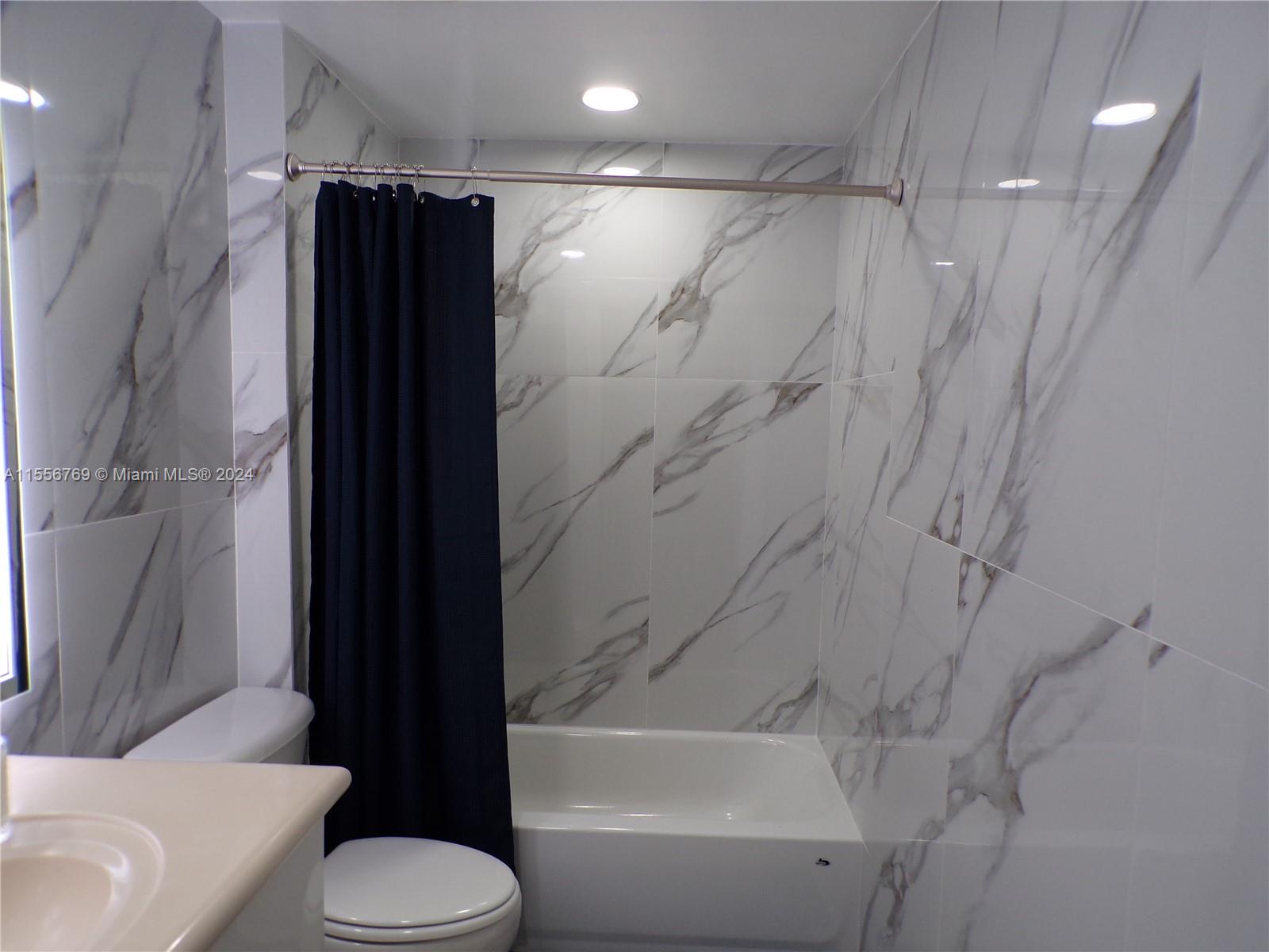 7900 Harbor Island Dr 509, North Bay Village, Florida 33141, 2 Bedrooms Bedrooms, ,2 BathroomsBathrooms,Residential,For Sale,7900 Harbor Island Dr 509,A11556769