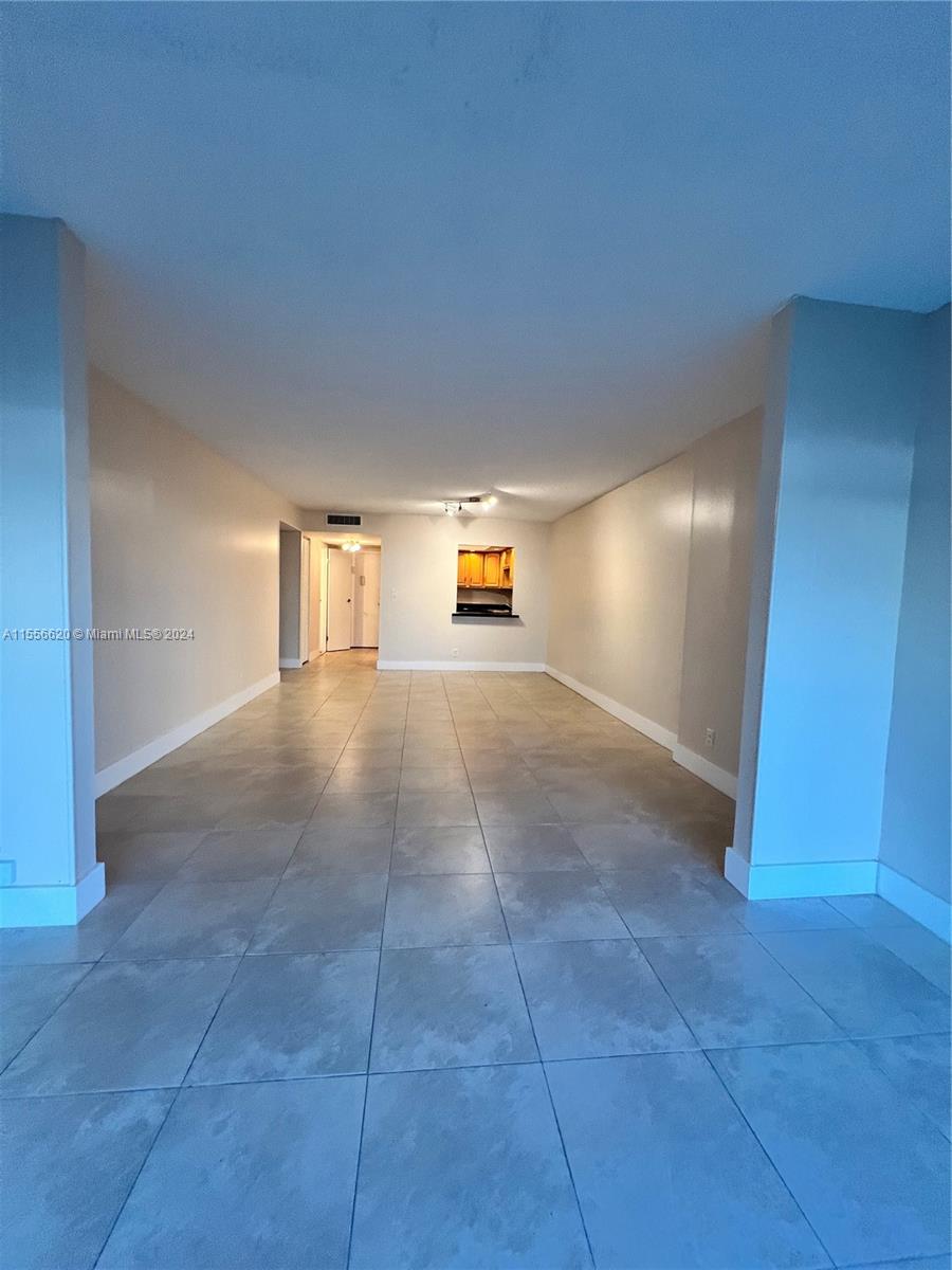 800 Parkview Dr 126, Hallandale Beach, Florida 33009, 1 Bedroom Bedrooms, ,1 BathroomBathrooms,Residential,For Sale,800 Parkview Dr 126,A11556620