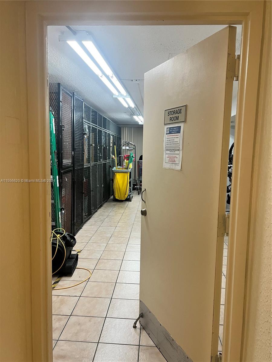 800 Parkview Dr 126, Hallandale Beach, Florida 33009, 1 Bedroom Bedrooms, ,1 BathroomBathrooms,Residential,For Sale,800 Parkview Dr 126,A11556620