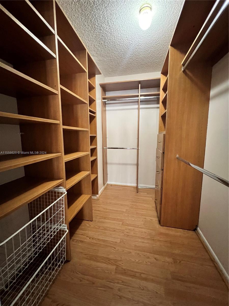 800 Parkview Dr 126, Hallandale Beach, Florida 33009, 1 Bedroom Bedrooms, ,1 BathroomBathrooms,Residential,For Sale,800 Parkview Dr 126,A11556620