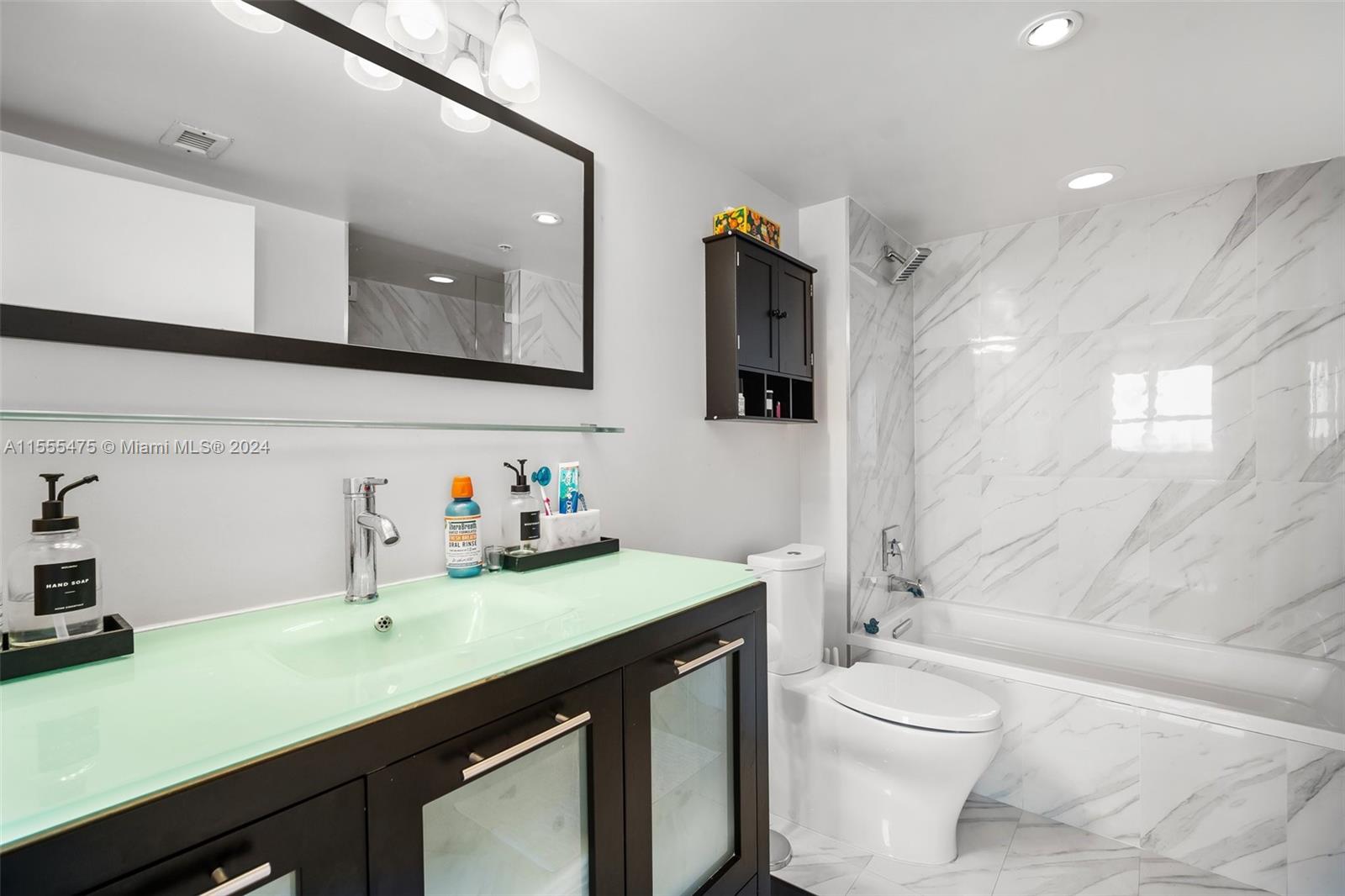 650 West Ave 2104, Miami Beach, Florida 33139, 2 Bedrooms Bedrooms, ,2 BathroomsBathrooms,Residential,For Sale,650 West Ave 2104,A11555475