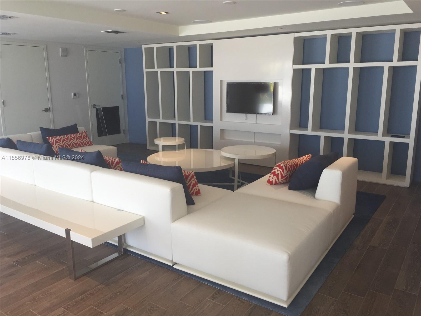 4250 Biscayne Blvd 511, Miami, Florida 33137, 1 Bedroom Bedrooms, ,1 BathroomBathrooms,Residential,For Sale,4250 Biscayne Blvd 511,A11556978