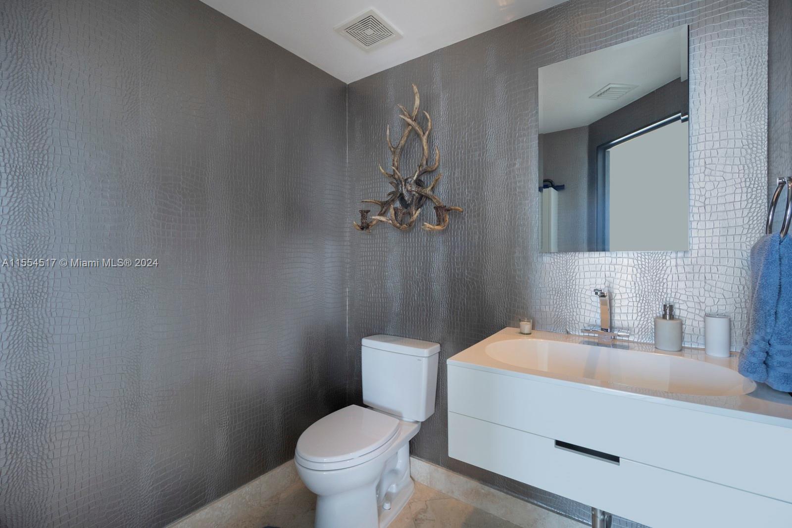 10 Venetian Way 1806, Miami Beach, Florida 33139, 1 Bedroom Bedrooms, ,1 BathroomBathrooms,Residentiallease,For Rent,10 Venetian Way 1806,A11554517