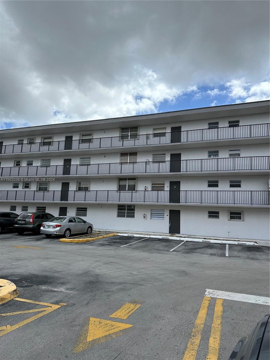 14155 SW 87th St E107, Miami, Florida 33183, 2 Bedrooms Bedrooms, ,2 BathroomsBathrooms,Residentiallease,For Rent,14155 SW 87th St E107,A11553208