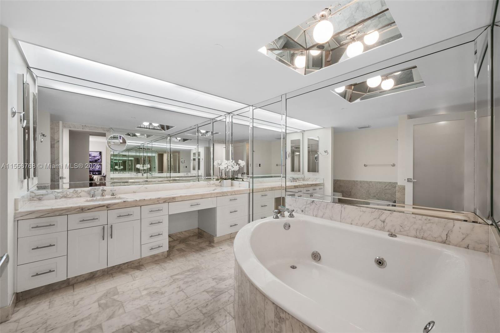 19707 Turnberry Way 18L, Aventura, Florida 33180, 2 Bedrooms Bedrooms, ,2 BathroomsBathrooms,Residentiallease,For Rent,19707 Turnberry Way 18L,A11556768